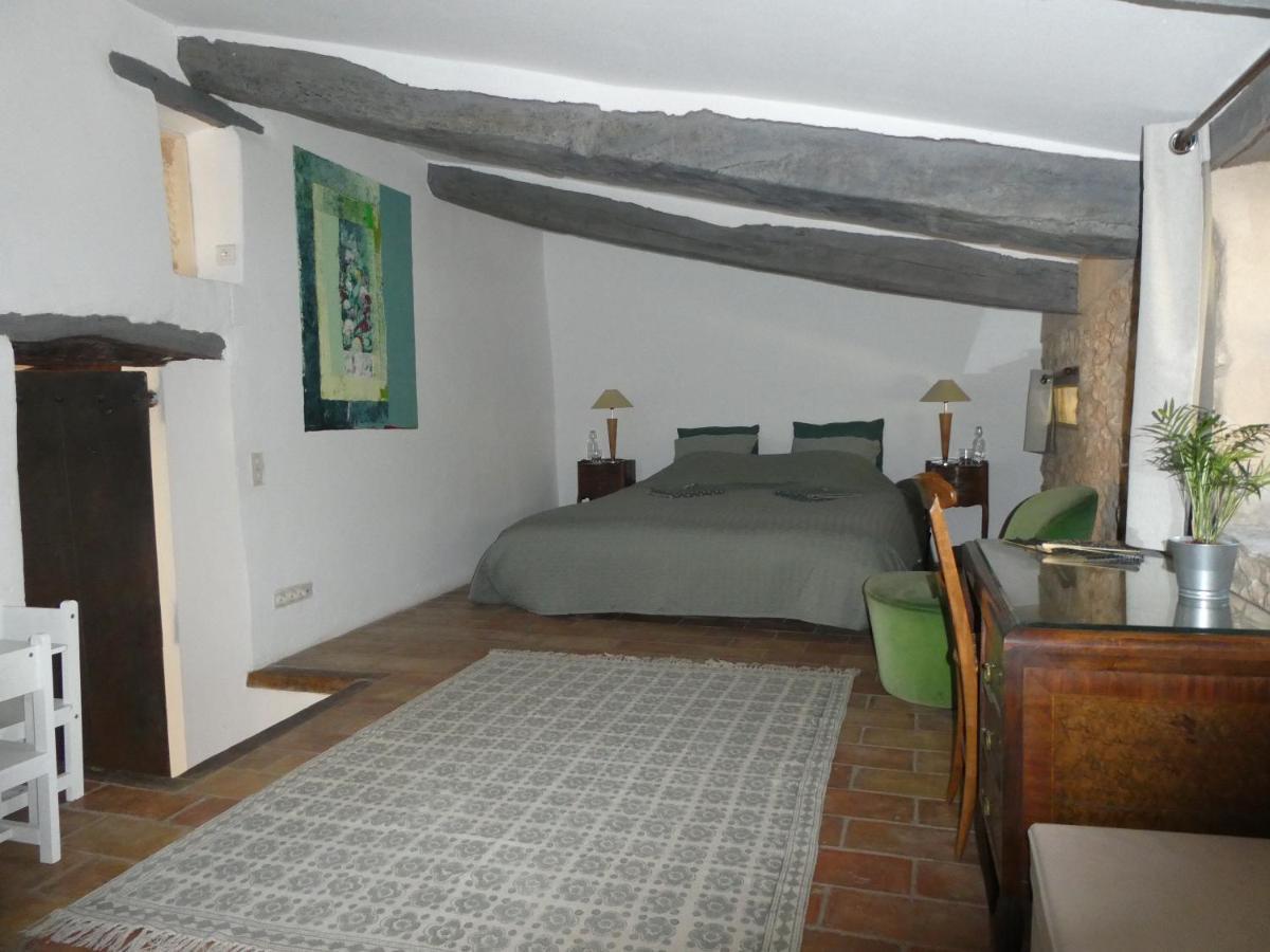 Hotel Le Jas Des Aiguiers Saint-Saturnin-lès-Apt Esterno foto