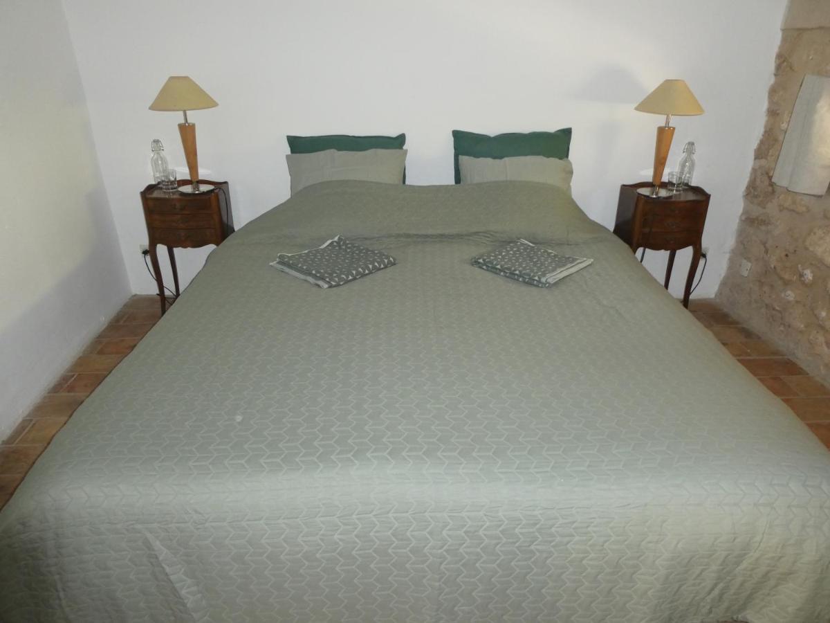 Hotel Le Jas Des Aiguiers Saint-Saturnin-lès-Apt Esterno foto