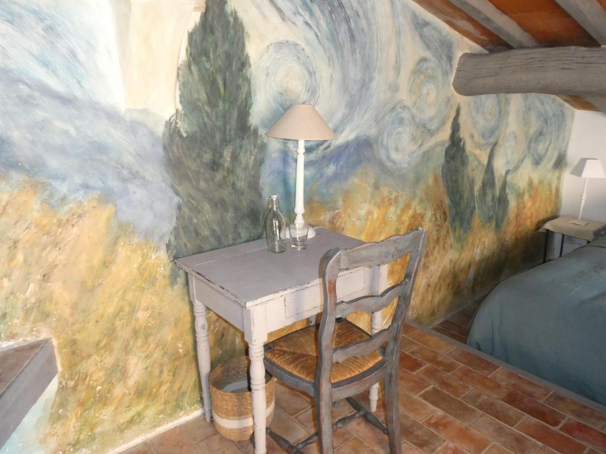 Hotel Le Jas Des Aiguiers Saint-Saturnin-lès-Apt Esterno foto