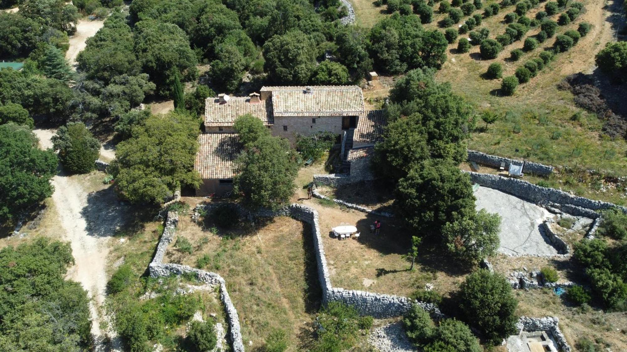 Hotel Le Jas Des Aiguiers Saint-Saturnin-lès-Apt Esterno foto